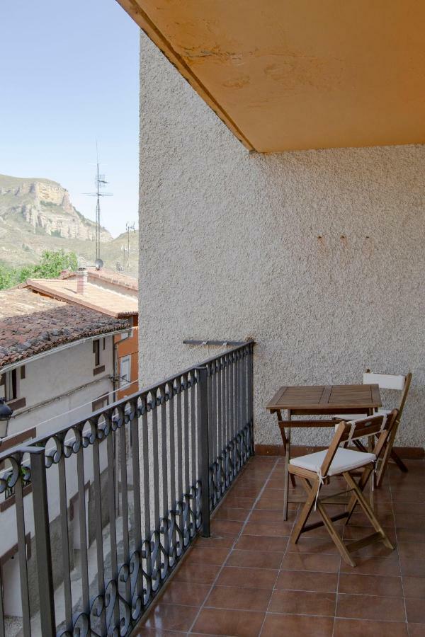 Tres Puentes Anguiano Apartamentos Y Hostal Екстер'єр фото