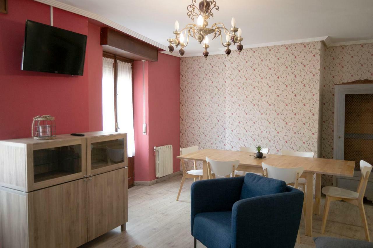 Tres Puentes Anguiano Apartamentos Y Hostal Екстер'єр фото