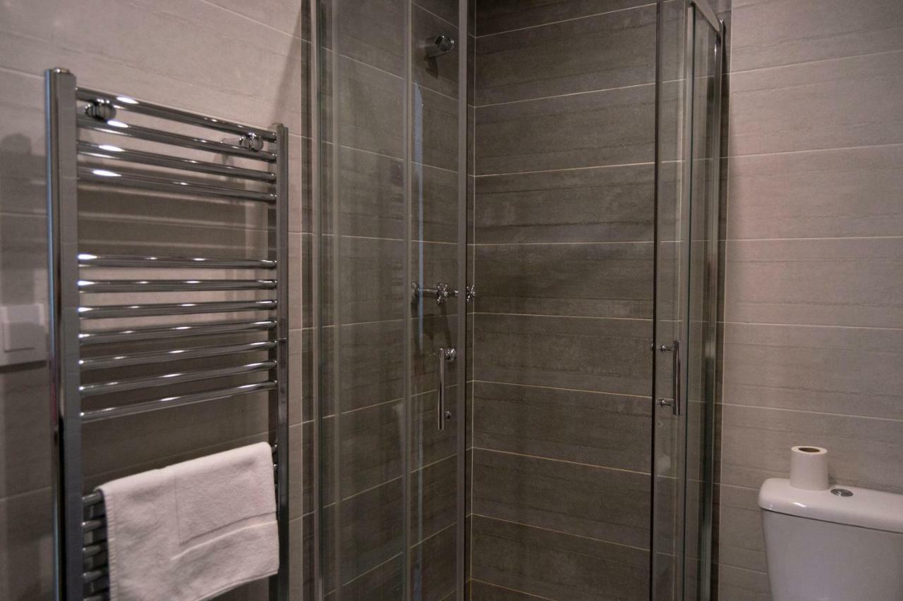 Tres Puentes Anguiano Apartamentos Y Hostal Екстер'єр фото