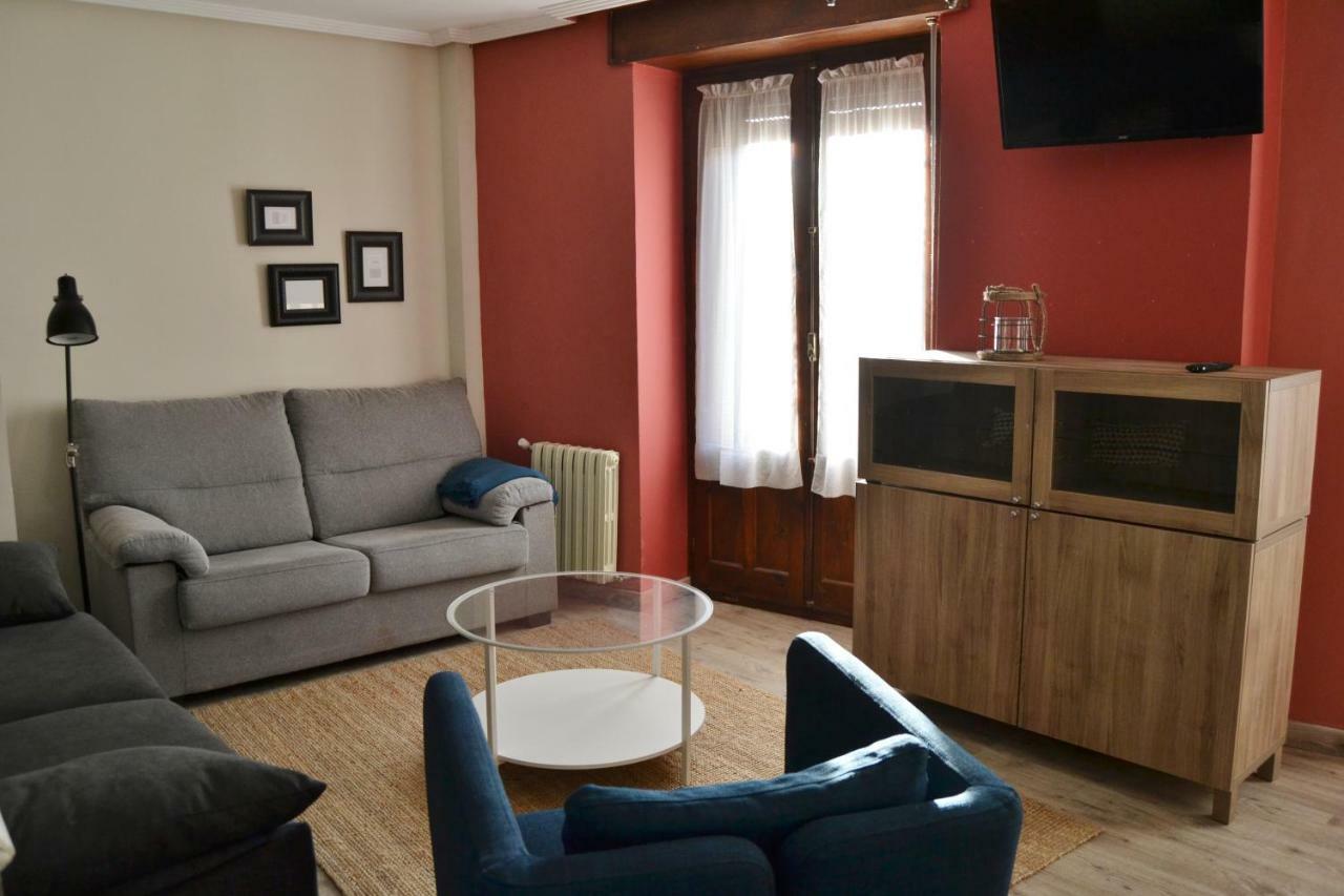Tres Puentes Anguiano Apartamentos Y Hostal Екстер'єр фото