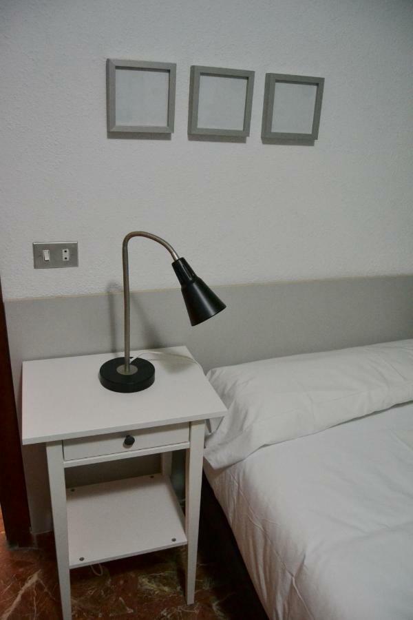 Tres Puentes Anguiano Apartamentos Y Hostal Екстер'єр фото
