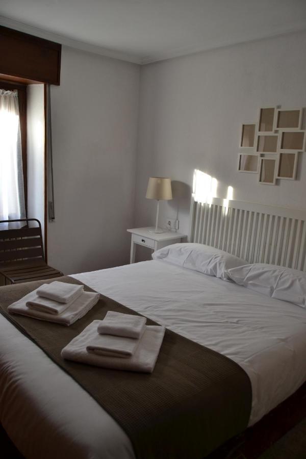 Tres Puentes Anguiano Apartamentos Y Hostal Екстер'єр фото